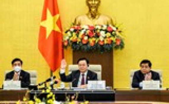 Chủ tịch Quốc hội Vương Đ&igrave;nh Huệ l&agrave;m việc với c&aacute;c doanh nghiệp Hoa Kỳ