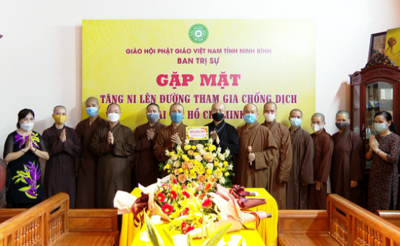 Tăng ni, phật tử đồng h&agrave;nh ph&ograve;ng, chống dịch bệnh