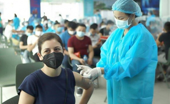 Th&ecirc;m những nghi&ecirc;n cứu chứng minh vaccine gi&uacute;p giảm tỷ lệ tử vong xuống mức rất thấp