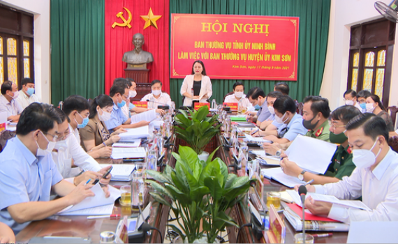 Ban Thường vụ Tỉnh ủy l&agrave;m việc với Ban Thường vụ Huyện ủy Kim Sơn