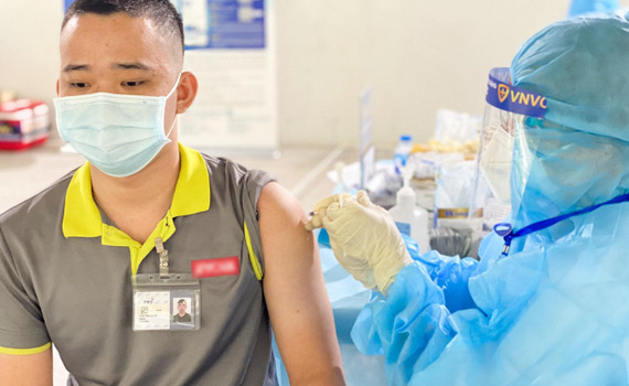 VNVC tiếp tục b&agrave;n giao hơn 1,3 triệu liều vaccine COVID-19 cho Bộ Y tế