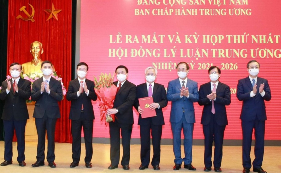 Ra mắt Hội đồng L&yacute; luận Trung ương nhiệm kỳ mới