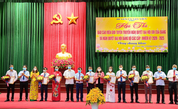 Hội thi b&aacute;o c&aacute;o vi&ecirc;n giỏi huyện Gia Viễn v&agrave; Hoa Lư