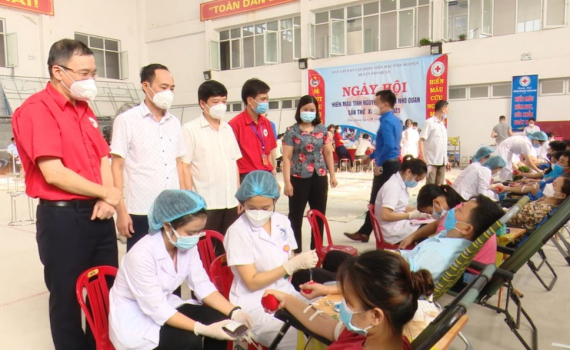 Nho Quan: Gần 700 t&igrave;nh nguyện vi&ecirc;n tham gia hiến m&aacute;u t&igrave;nh nguyện 