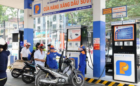 Gi&aacute; xăng, dầu lại đồng loạt tăng vọt từ 15h chiều 10.9 