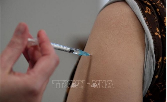Anh nghi&ecirc;n cứu thử nghiệm ti&ecirc;m kết hợp vaccine ngừa Covid-19 cho trẻ em