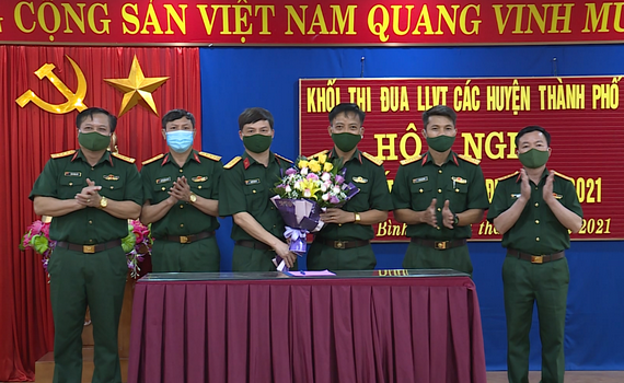 Khối thi đua LLVT c&aacute;c huyện, th&agrave;nh phố tổng kết phong tr&agrave;o thi đua Quyết thắng năm 2021