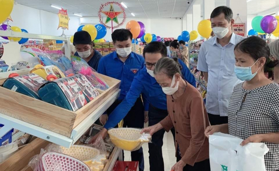 Th&agrave;nh đo&agrave;n Ninh B&igrave;nh khai trương "Gian h&agrave;ng 0 đồng"