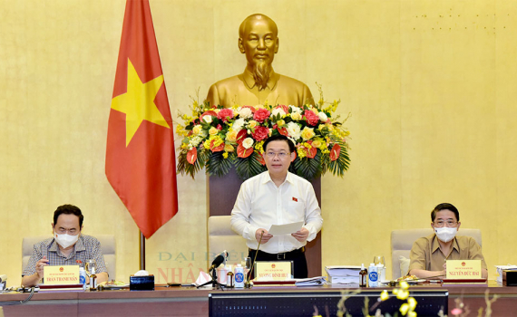 Chủ tịch Quốc hội Vương Đ&igrave;nh Huệ chủ tr&igrave; l&agrave;m việc với Thường trực Ủy ban Kinh tế về Quy hoạch sử dụng đất quốc gia 