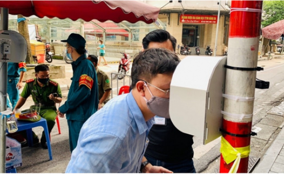 Nh&agrave; khoa học Việt Nam chế tạo "mắt th&ocirc;ng minh" g&oacute;p phần ph&ograve;ng, chống dịch COVID-19