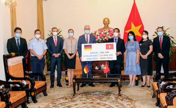 CHLB Đức hỗ trợ bổ sung 2,6 triệu liều vaccine cho Việt Nam