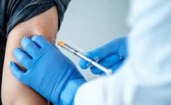 Bộ Y tế hướng dẫn ti&ecirc;m kết hợp vaccine AstraZeneca, Pfizer v&agrave; Moderna