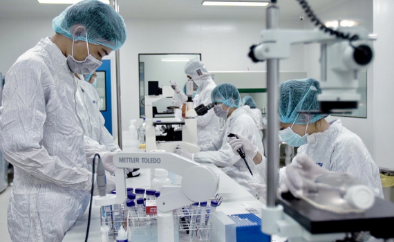 Đẩy nhanh thử nghiệm v&agrave; cấp ph&eacute;p sử dụng vaccine ph&ograve;ng COVID-19