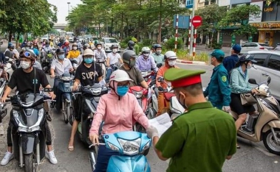 H&agrave; Nội kiểm so&aacute;t giấy đi đường mới từ ng&agrave;y 8/9