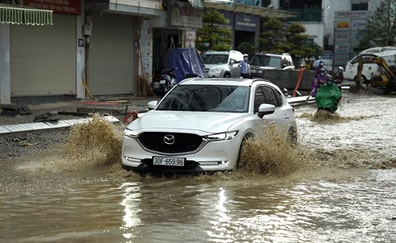 Ng&agrave;y 4.9, c&aacute;c khu vực trong cả nước chiều v&agrave; tối c&oacute; mưa r&agrave;o v&agrave; d&ocirc;ng