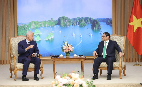 Thủ tướng Phạm Minh Ch&iacute;nh tiếp Tổng Gi&aacute;m đốc to&agrave;n cầu Ng&acirc;n h&agrave;ng Standard Chartered
