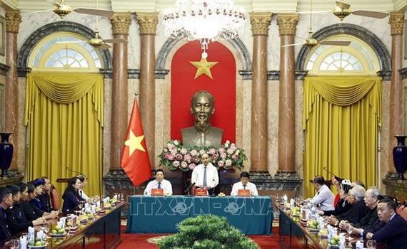 Người c&oacute; uy t&iacute;n ở Cao Bằng cần động vi&ecirc;n b&agrave; con t&iacute;ch cực lao động sản xuất để tho&aacute;t ngh&egrave;o