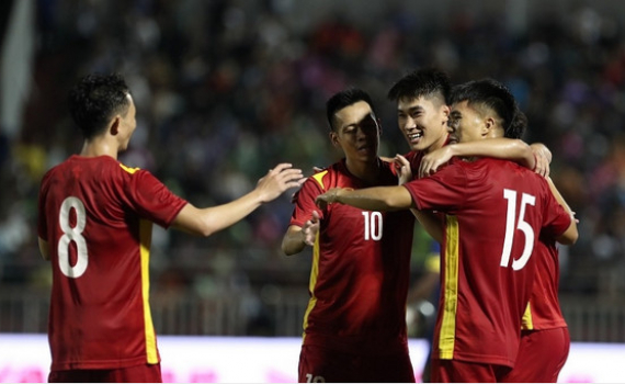 Đội tuyển Việt Nam dễ d&agrave;ng vượt qua Singapore với tỷ số 4-0