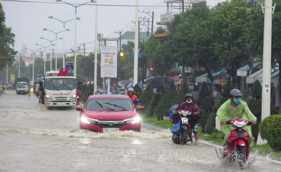 Thời tiết h&ocirc;m nay (23-9): Khu vực từ Thanh H&oacute;a đến Quảng Trị c&oacute; mưa rất to