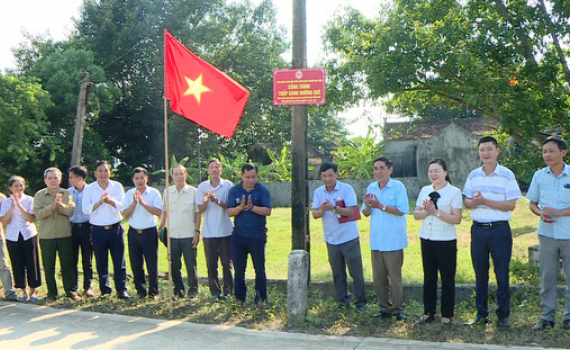  Kh&aacute;nh th&agrave;nh, b&agrave;n giao c&ocirc;ng tr&igrave;nh &ldquo;Thắp s&aacute;ng đường qu&ecirc;&rdquo; tại th&ocirc;n Đồng B&aacute;i, x&atilde; Gia Minh