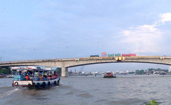 Đo&agrave;n c&ocirc;ng t&aacute;c của tỉnh Ninh B&igrave;nh khảo s&aacute;t c&aacute;c sản phẩm du lịch của th&agrave;nh phố Cần Thơ