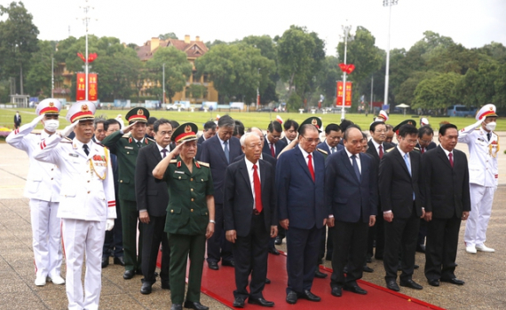 L&atilde;nh đạo Đảng v&agrave; Nh&agrave; nước viếng Chủ tịch Hồ Ch&iacute; Minh nh&acirc;n dịp Quốc kh&aacute;nh 2/9
