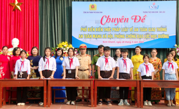 Tuy&ecirc;n truyền, gi&aacute;o dục ph&aacute;p luật về an to&agrave;n giao th&ocirc;ng tại Trường THCS Ninh B&igrave;nh &ndash; Bạc Li&ecirc;u