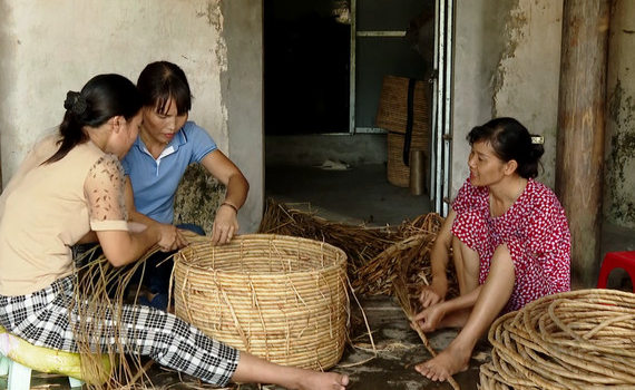 Nghề thủ c&ocirc;ng mỹ nghệ cho thu nhập ổn định ở Y&ecirc;n Phong