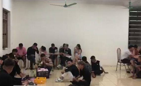 57 thanh ni&ecirc;n dương t&iacute;nh với ma t&uacute;y tại 1 qu&aacute;n bar tại TP Ninh B&igrave;nh