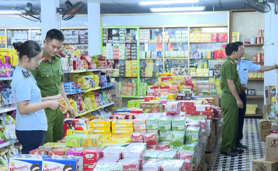 Ph&ograve;ng Cảnh s&aacute;t Kinh tế C&ocirc;ng an tỉnh tăng cường kiểm tra, xử l&yacute; vi phạm trong dịp Tết Trung thu 2022