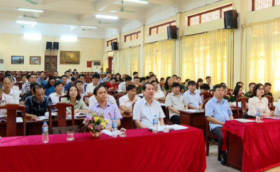 Bồi dưỡng nghiệp vụ c&ocirc;ng t&aacute;c tổ chức x&acirc;y dựng Đảng cho c&aacute;c đồng ch&iacute; c&aacute;n bộ, c&ocirc;ng chức chuy&ecirc;n tr&aacute;ch
