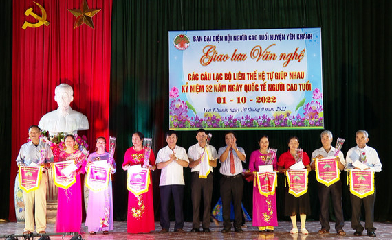 Hội Người cao tuổi Y&ecirc;n Kh&aacute;nh gặp mặt kỷ niệm 32 năm ng&agrave;y Quốc tế Người cao tuổi 