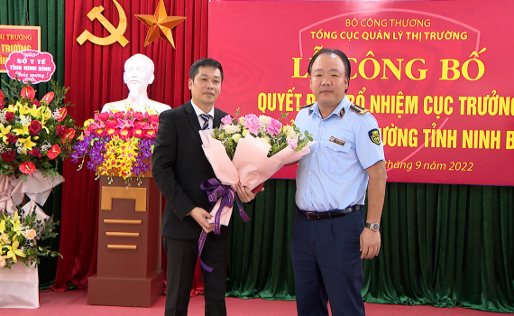 Lễ c&ocirc;ng bố Quyết định bổ nhiệm Cục trưởng Cục Quản l&yacute; thị trường tỉnh Ninh B&igrave;nh