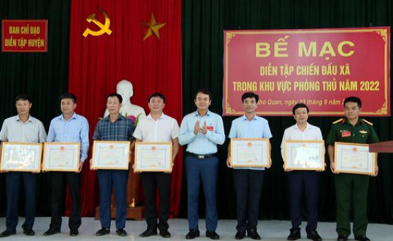 Nho Quan tổ chức th&agrave;nh c&ocirc;ng diễn tập chiến đấu trong khu vực ph&ograve;ng thủ