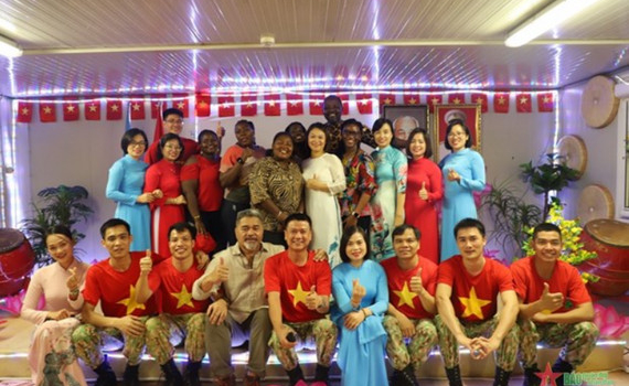 Lực lượng g&igrave;n giữ h&ograve;a b&igrave;nh Việt Nam kỷ niệm Quốc kh&aacute;nh tại Nam Sudan