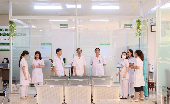 Bệnh viện Sản Nhi tỉnh Ninh B&igrave;nh khai trương khu ti&ecirc;m chủng vaccine