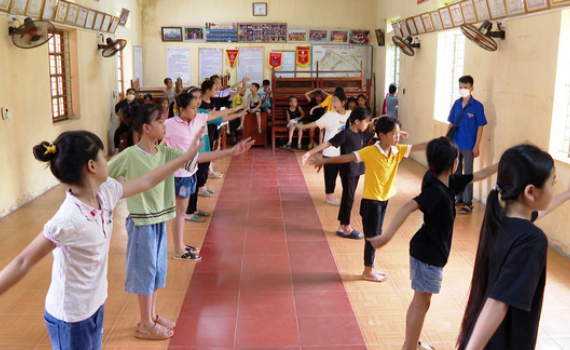 S&ocirc;i nổi c&aacute;c hoạt động chuẩn bị cho Tết Trung thu tại x&atilde; Sơn H&agrave;