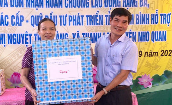 Kh&aacute;nh th&agrave;nh nh&agrave; Đại đo&agrave;n kết tại x&atilde; Thanh Lạc, huyện Nho Quan