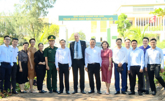  Đại sứ Israel khảo s&aacute;t tại Cồn Nổi