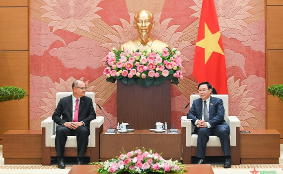 Chủ tịch Quốc hội Vương Đ&igrave;nh Huệ tiếp Ph&oacute; chủ tịch thứ nhất Thượng viện Th&aacute;i Lan