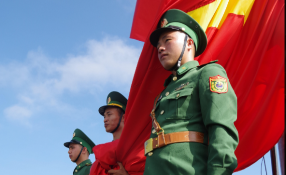 77 năm Quốc kh&aacute;nh 2-9: Thi&ecirc;ng li&ecirc;ng nghi lễ ch&agrave;o cờ tại cột cờ quốc gia Lũng C&uacute;