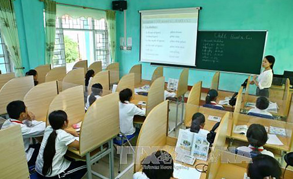 Khuyến kh&iacute;ch c&aacute;c cơ sở gi&aacute;o dục thực hiện x&atilde; hội h&oacute;a trong dạy tiếng Anh