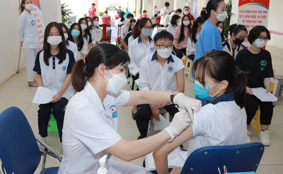 Nguy&ecirc;n nh&acirc;n thiếu vaccine Moderna ti&ecirc;m cho trẻ