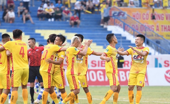 C&uacute;p quốc gia 2022: Đ&ocirc;ng &Aacute; Thanh H&oacute;a v&agrave; Ho&agrave;ng Anh Gia Lai v&agrave;o b&aacute;n kết