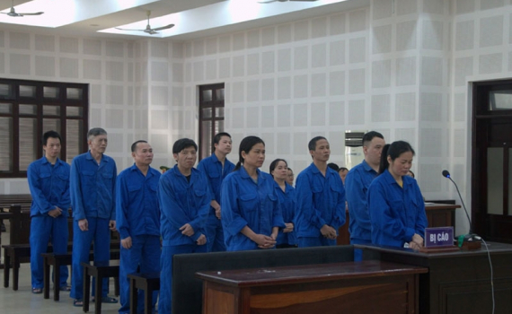 Cảnh gi&aacute;c với tội phạm lừa đảo chiếm đoạt t&agrave;i sản