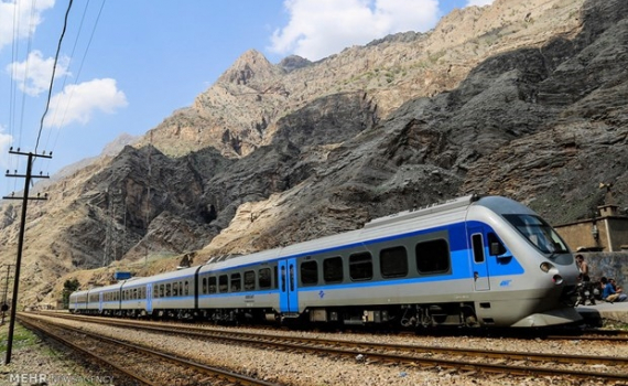 Iran, Iraq khởi c&ocirc;ng x&acirc;y dựng tuyến đường sắt xuy&ecirc;n bi&ecirc;n giới