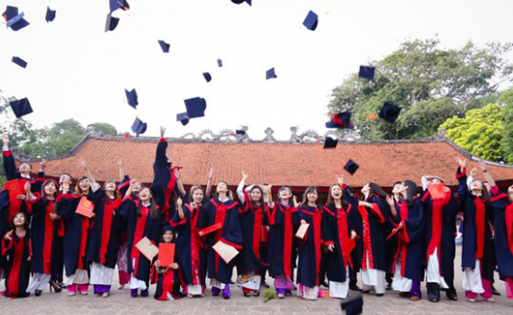 Đề xuất tăng học ph&iacute; đại học, giữ nguy&ecirc;n học ph&iacute; phổ th&ocirc;ng