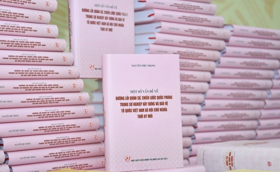 Qu&aacute;n triệt, triển khai chỉ đạo của Tổng B&iacute; thư trong cuốn s&aacute;ch về qu&acirc;n sự, quốc ph&ograve;ng: Nhiều định hướng quan trọng về đường lối bảo vệ Tổ quốc trong t&igrave;nh h&igrave;nh mới