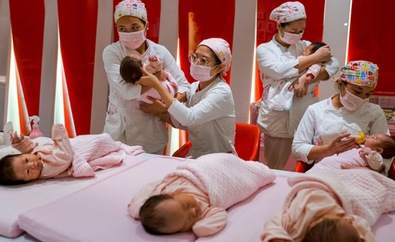 Trung Quốc nỗ lực khuyến kh&iacute;ch người d&acirc;n sinh con