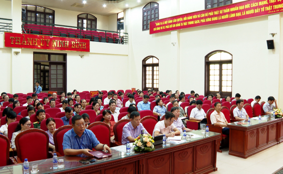 Th&agrave;nh ủy Ninh B&igrave;nh bồi dưỡng, cập nhật kiến thức cho c&aacute;n bộ thuộc đối tượng 4